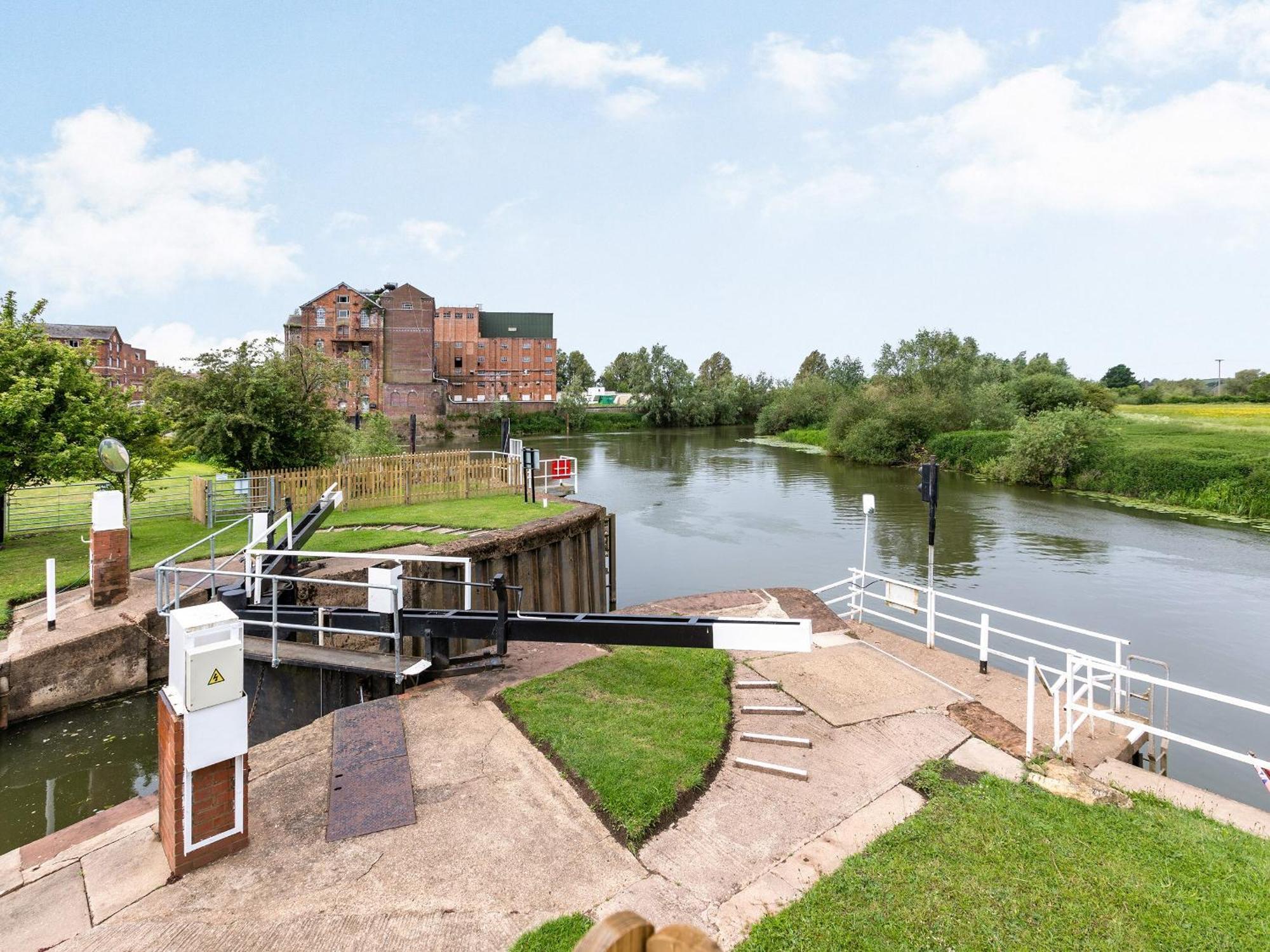 Avon Lock Cottage - Uk34125 Tewkesbury Bagian luar foto